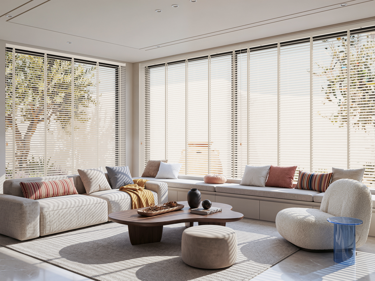 Motorised venetian blinds